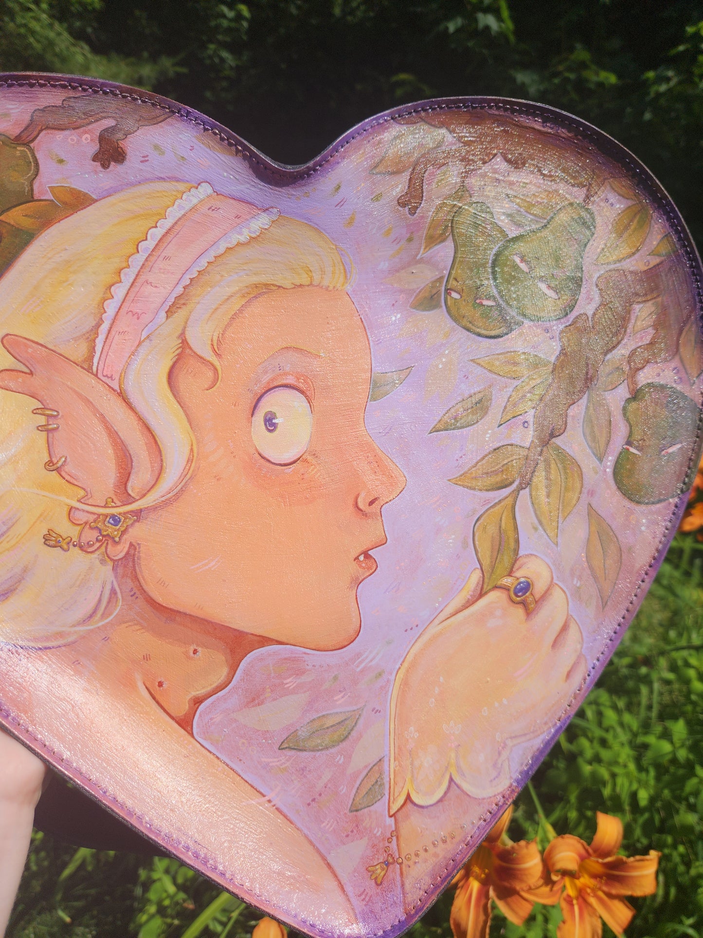 Pear Glance Leather Heart Bag