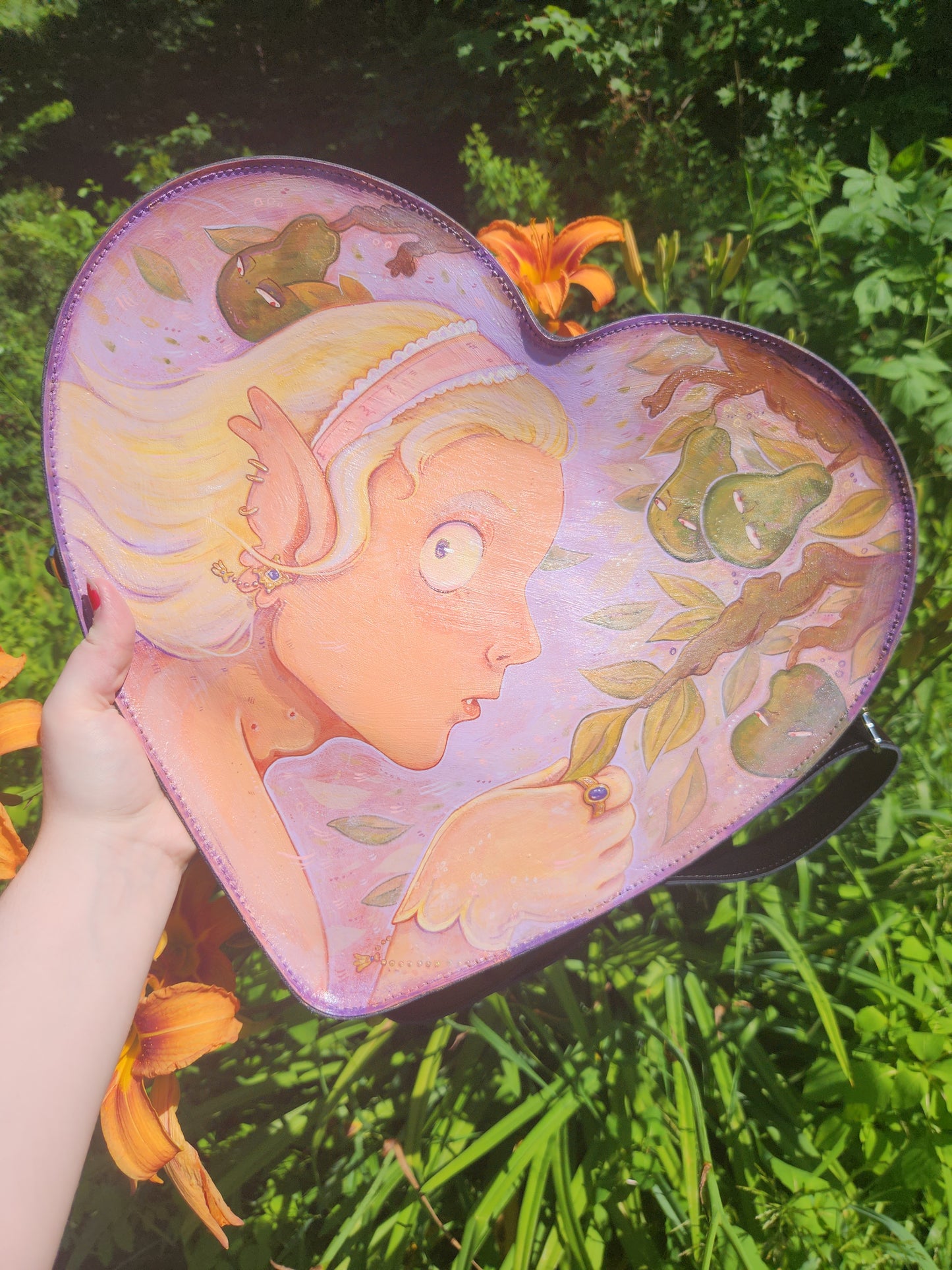 Pear Glance Leather Heart Bag
